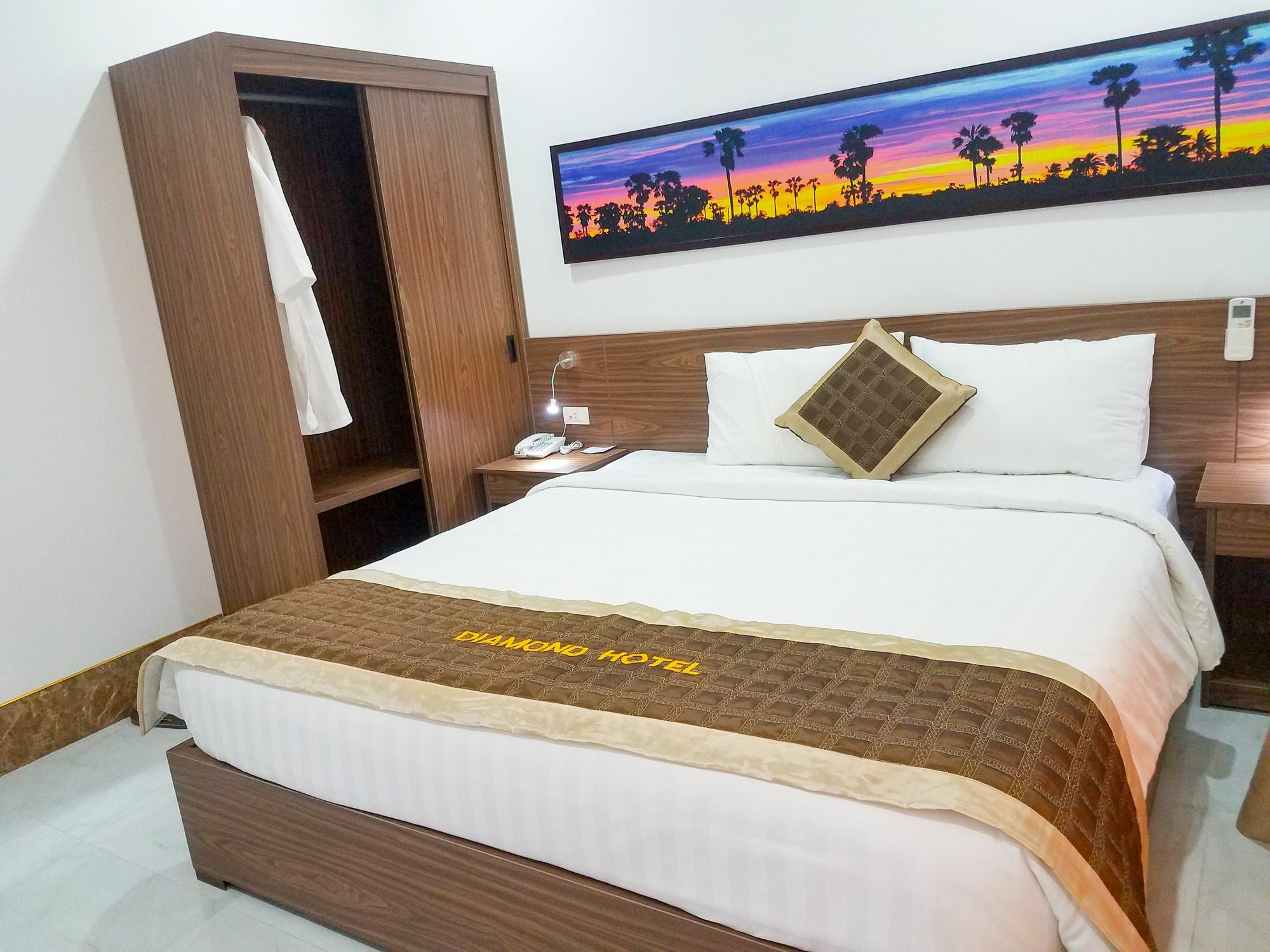 Diamond Hotel Дуонг-Донг Экстерьер фото
